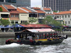 River cruise along Singapore river